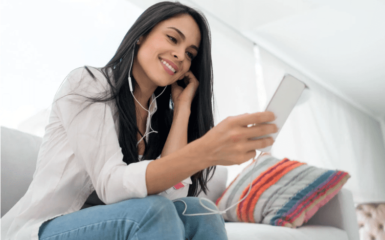 A women using earphone